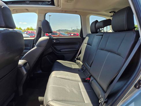 Used 2018 Subaru Forester 2.5i Touring w/ Popular Package #3B AWD/4WD image 19