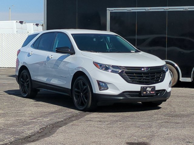 Used 2020 Chevrolet Equinox LT w/ Sport Edition FWD image 2