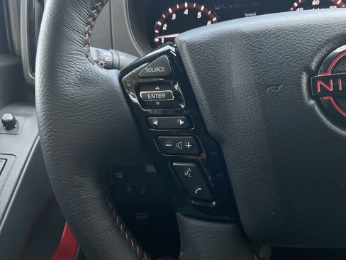 Used 2026 Nissan Frontier PRO-4X AWD/4WD image 32