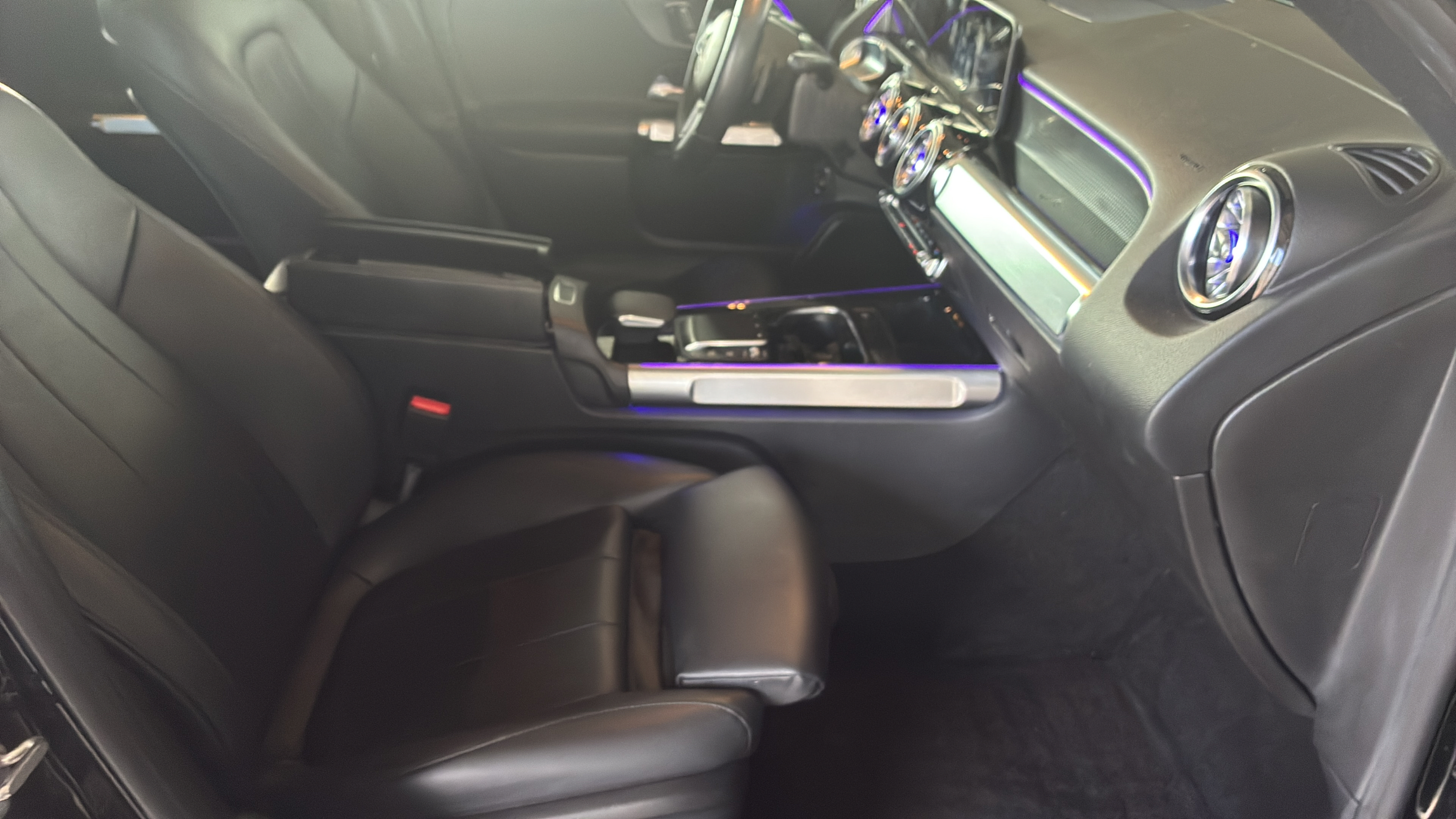 Certified 2021 Mercedes-Benz GLB 250 image 27