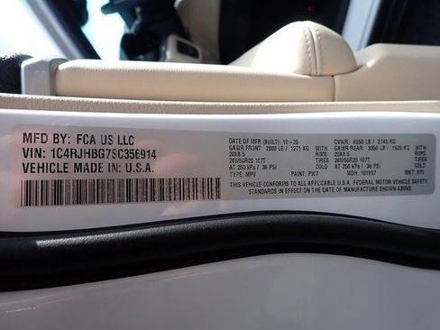 New 2025 Jeep Grand Cherokee Limited w/ MOPAR Finishing Package image 16