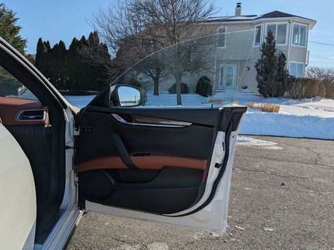 Used 2019 Maserati Ghibli S Q4 image 11