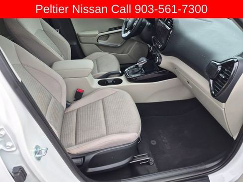 Used 2025 Kia Soul EX FWD image 10