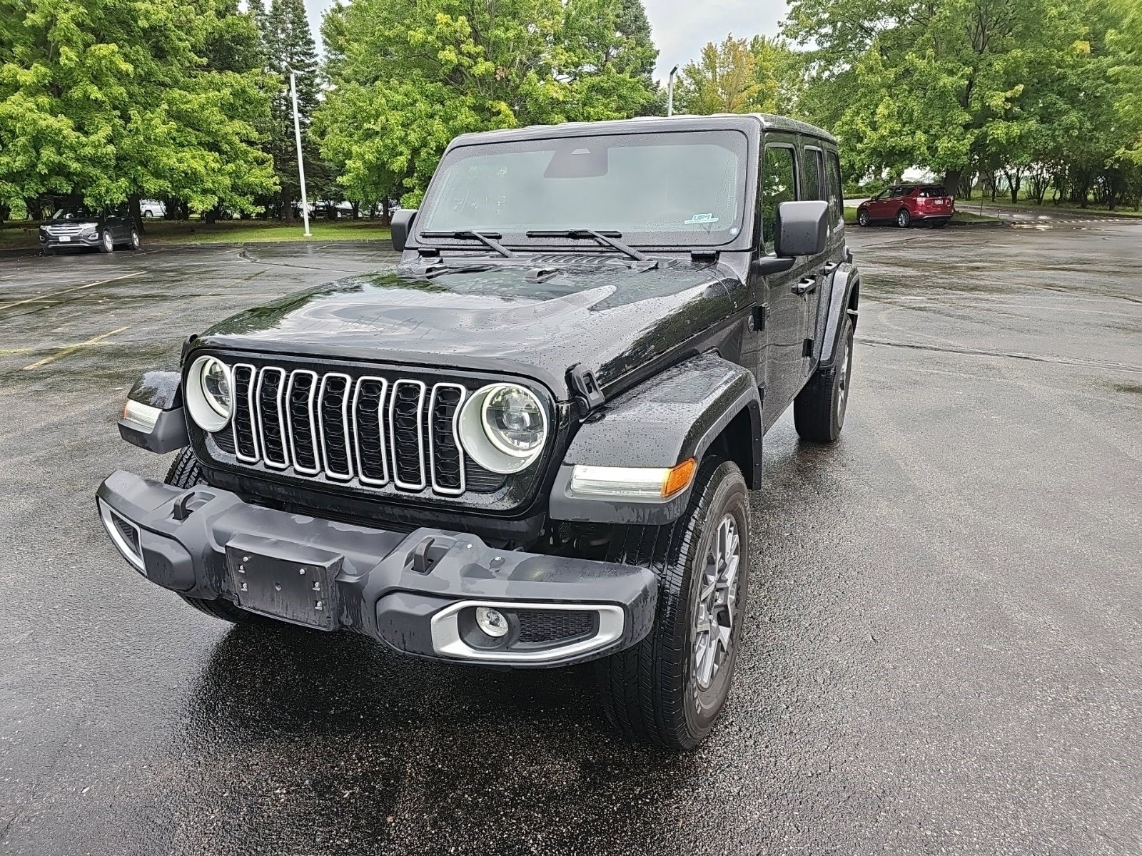 Used 2025 Jeep Wrangler Unlimited Sahara AWD/4WD image 2