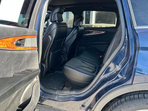 Used 2017 Lincoln MKX Reserve image 15