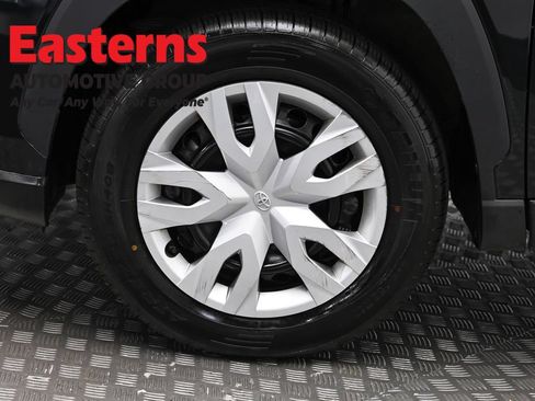 Used 2024 Toyota Corolla Cross L AWD/4WD image 31