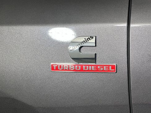 Used 2025 RAM 2500 Laramie AWD/4WD image 29