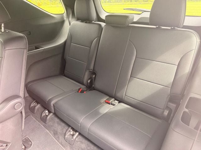 Used 2026 Chevrolet Traverse LT AWD/4WD image 13