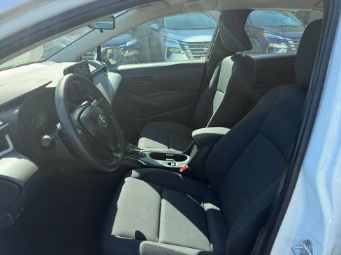 Used 2025 Toyota Corolla LE FWD image 24