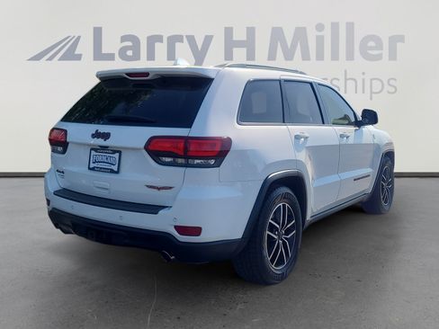 Used 2020 Jeep Grand Cherokee Trailhawk w/ Premium Lighting Group AWD/4WD image 5