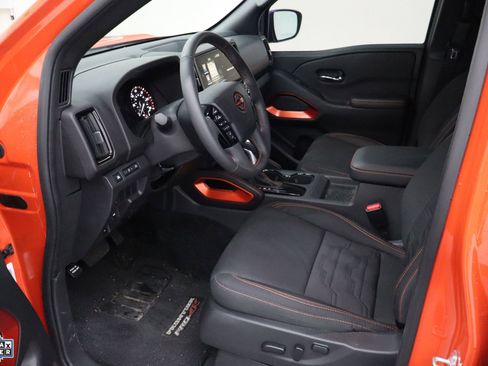 Used 2025 Nissan Frontier PRO-4X w/ Black Accent Package image 21