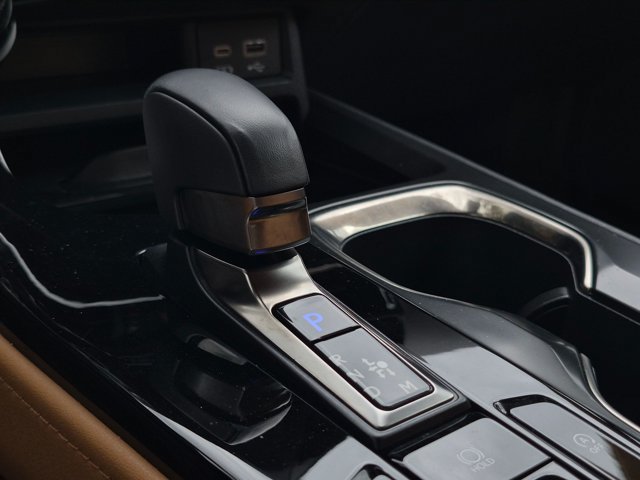 Certified 2023 Lexus NX 250 FWD w/ Towing Package (2000 Lbs) image 7