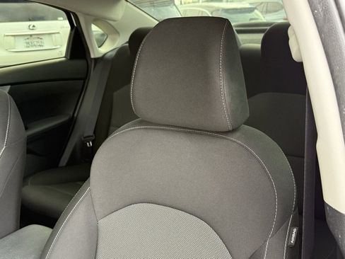 Used 2022 Kia Forte LXS image 3