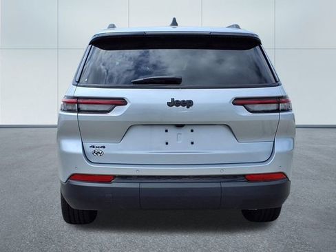 Used 2024 Jeep Grand Cherokee L Altitude image 21