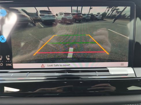 New 2026 Volkswagen Atlas SE image 37