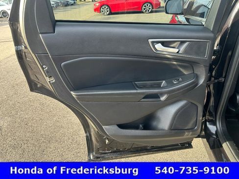 Used 2022 Ford Edge SE w/ Black Appearance Package image 11