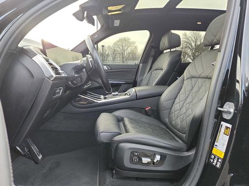 Certified 2023 BMW X7 xDrive40i w/ Executive Package image 13