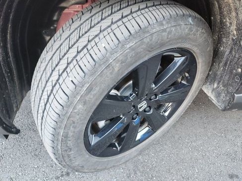 Used 2025 Honda Pilot Black Edition image 11