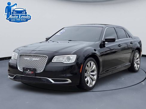 Used 2016 Chrysler 300 S RWD image 3