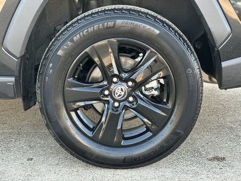 Certified 2025 Toyota RAV4 LE AWD/4WD image 27