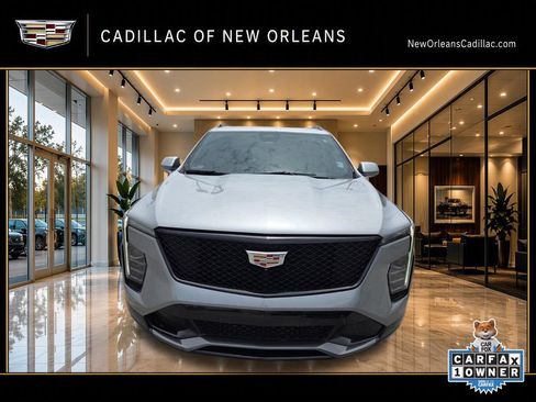 Used 2024 Cadillac XT4 Sport FWD image 2