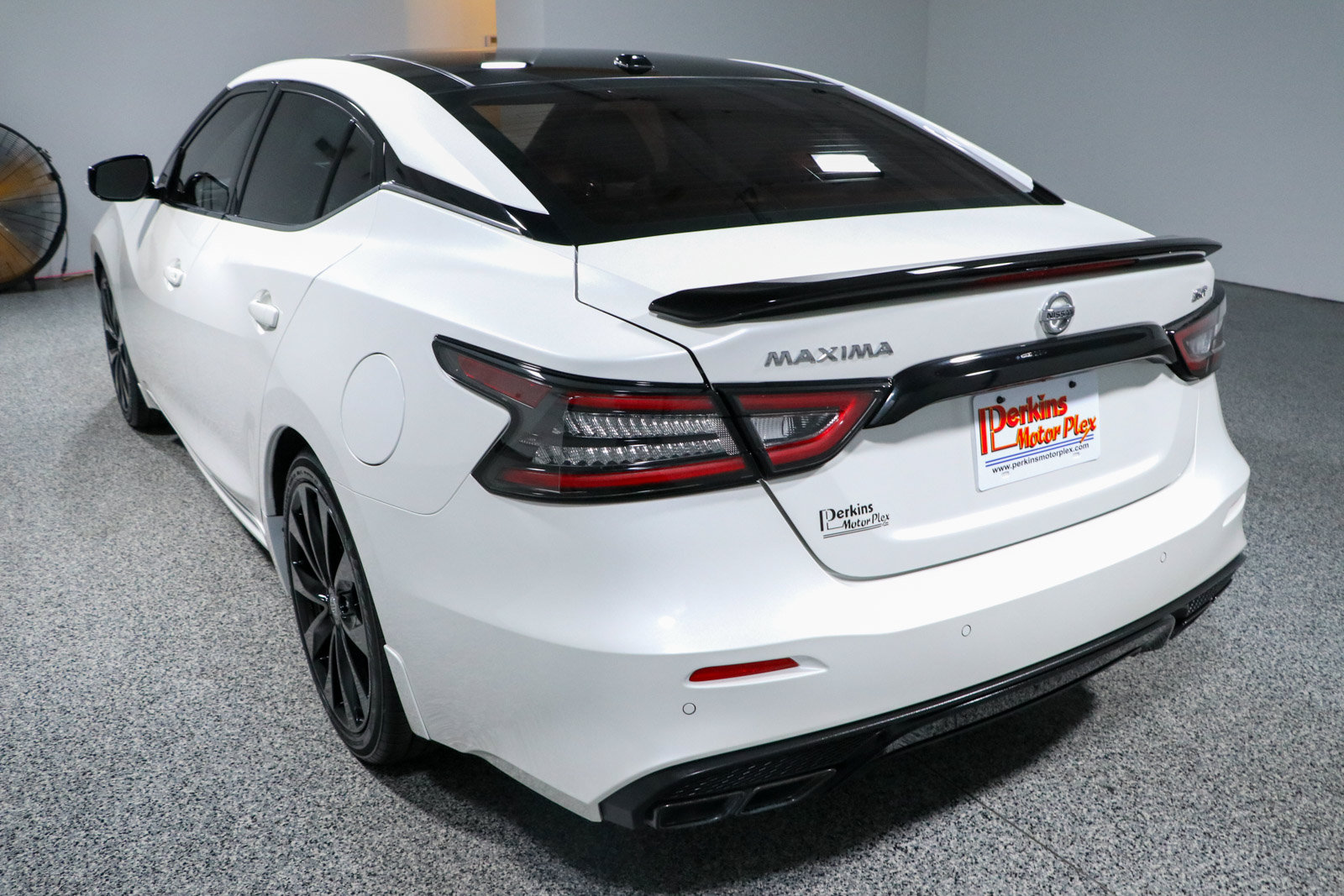 Used 2021 Nissan Maxima SR w/ Sport Mat Group FWD image 9