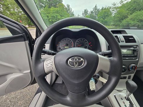 Used 2012 Toyota Corolla LE w/ Premium Pkg FWD image 16