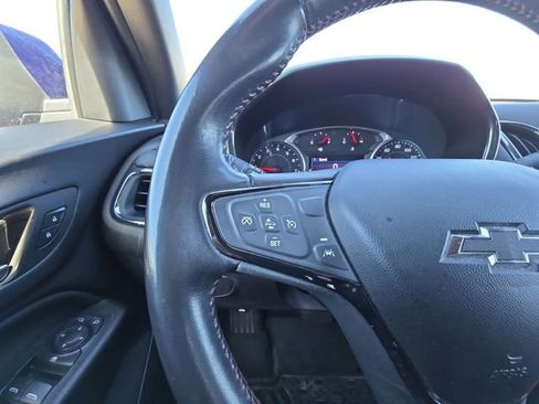 Used 2022 Chevrolet Equinox RS image 11