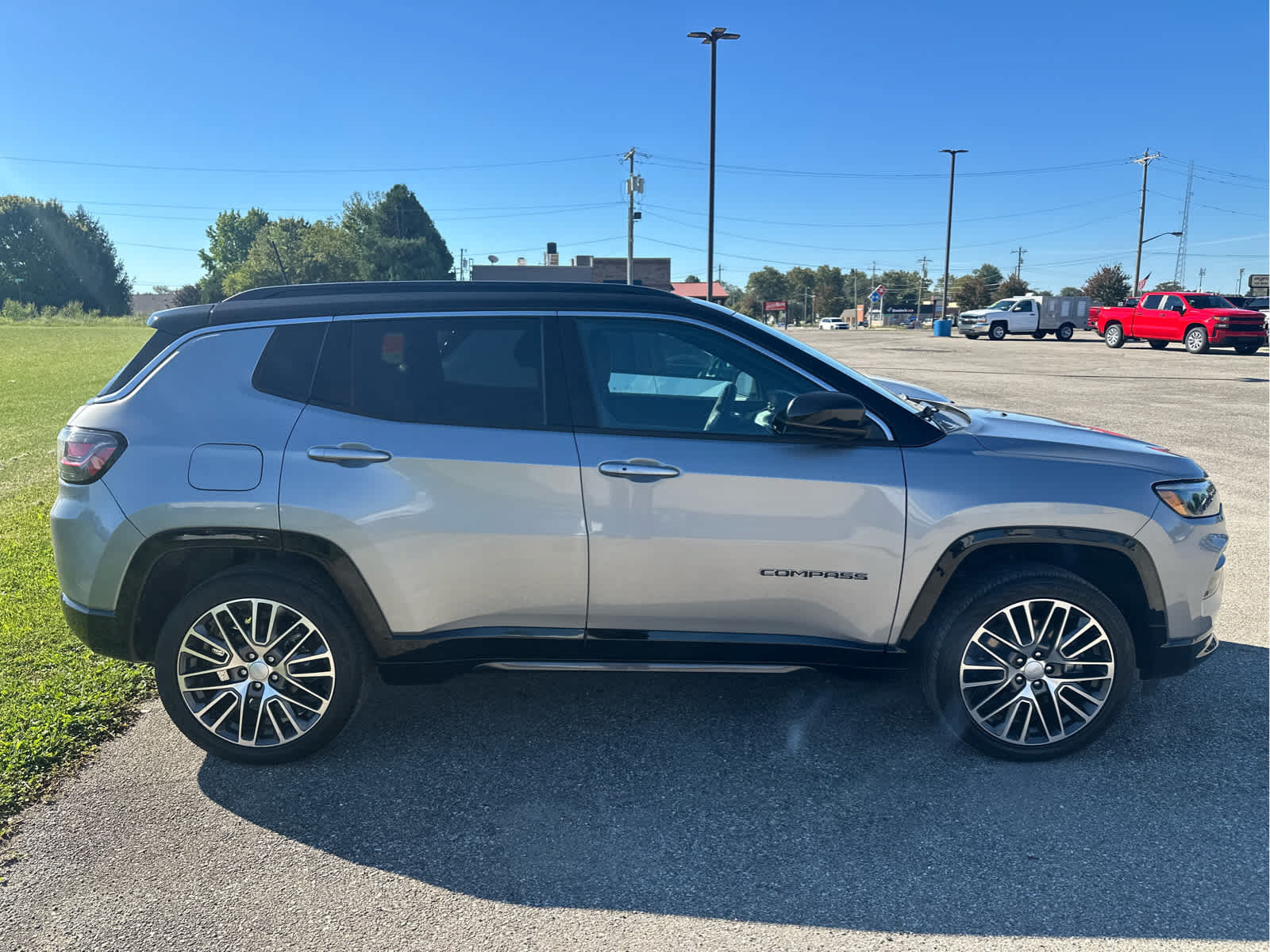 Used 2023 Jeep Compass Limited w/ Elite Group AWD/4WD image 4
