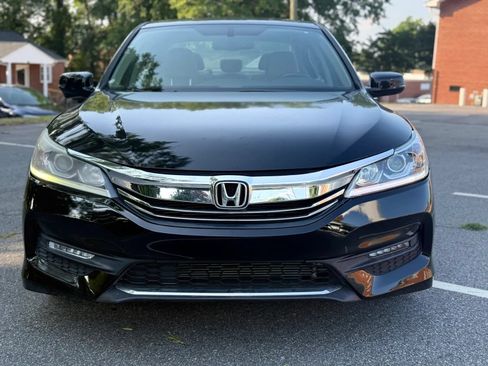 Used 2017 Honda Accord EX-L image 9