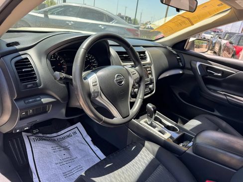 Used 2018 Nissan Altima 2.5 SV FWD image 17