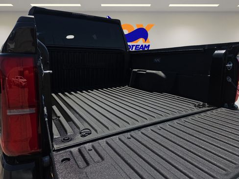 Certified 2026 Toyota Tacoma SR5 AWD/4WD image 13