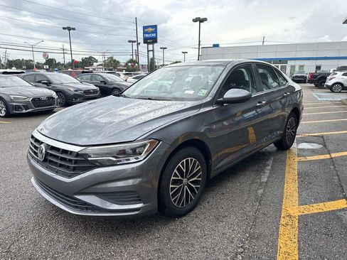 Used 2020 Volkswagen Jetta SE FWD image 4