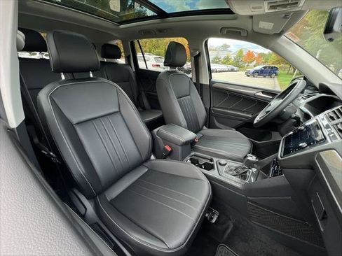 Certified 2022 Volkswagen Tiguan SE image 24
