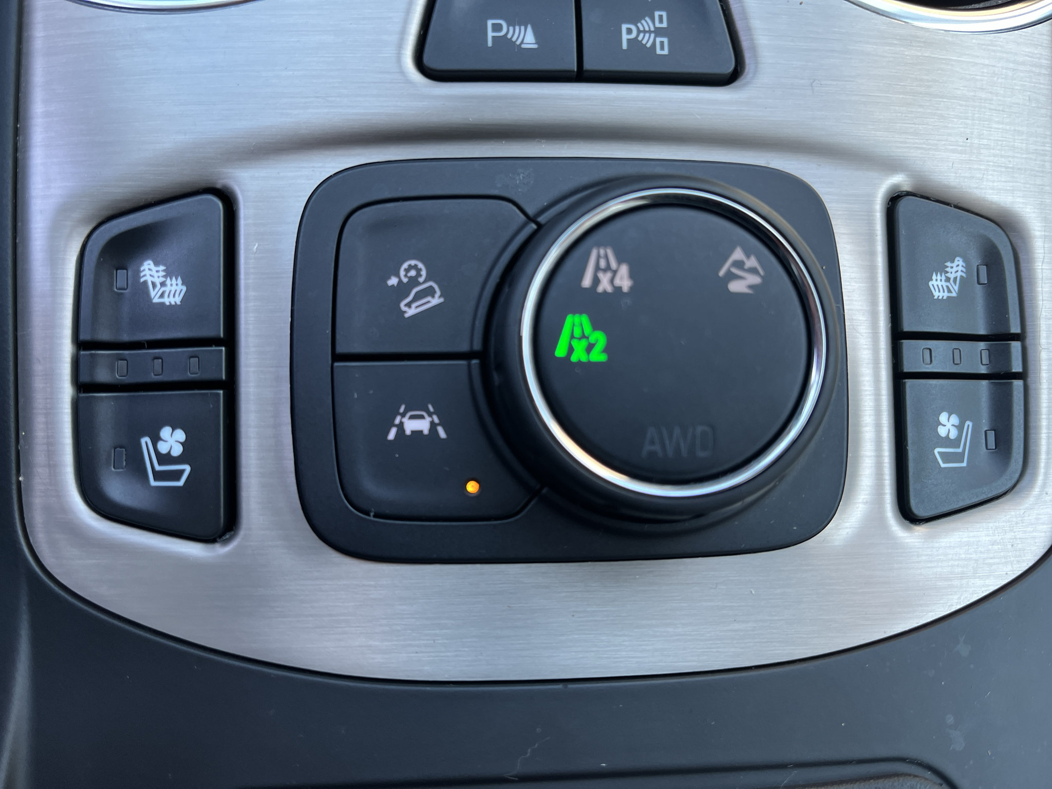 Used 2024 GMC Terrain Denali w/ Denali Premium Package AWD/4WD image 30