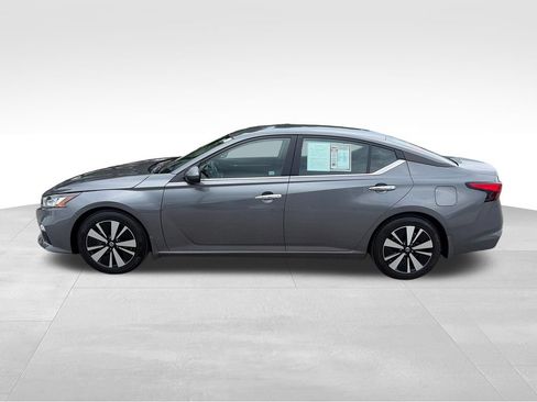 Used 2022 Nissan Altima 2.5 SV FWD image 3