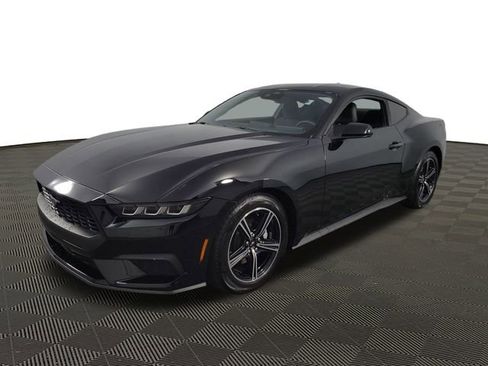 Used 2025 Ford Mustang Coupe image 3