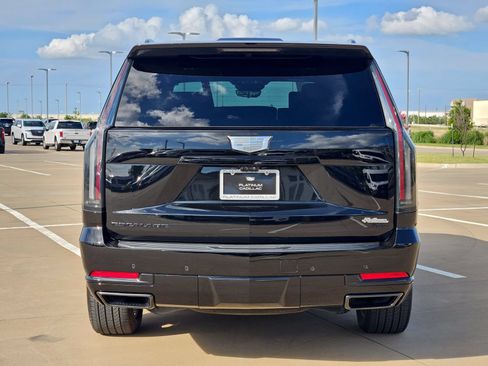 Certified 2025 Cadillac Escalade Sport Platinum w/ LPO, Floor Liner Package AWD/4WD image 8