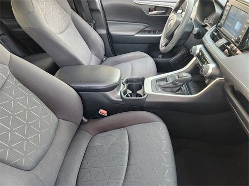 Used 2021 Toyota RAV4 XLE image 14