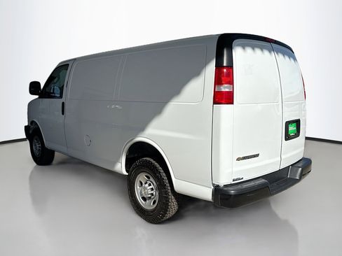 Used 2022 Chevrolet Express 2500 image 7