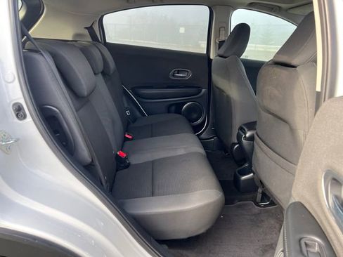Used 2021 Honda HR-V EX image 11