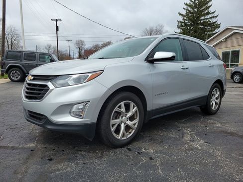 Used 2018 Chevrolet Equinox LT image 2