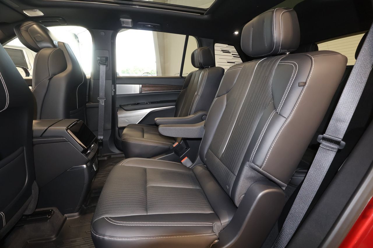Certified 2026 Cadillac Vistiq Sport w/ LPO, Floor Liner Package AWD/4WD image 23