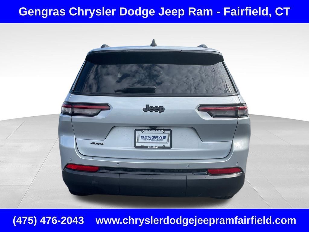 Used 2023 Jeep Grand Cherokee L Altitude AWD/4WD image 6
