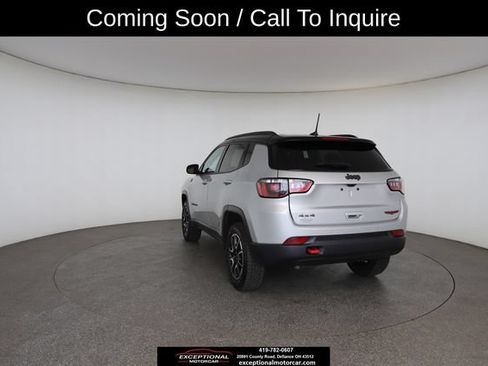 Used 2025 Jeep Compass Trailhawk AWD/4WD image 16
