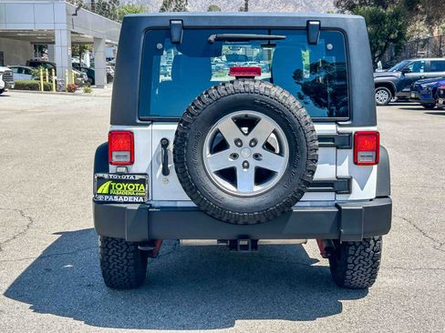 Used 2012 Jeep Wrangler Rubicon w/ PWR Convenience Group AWD/4WD image 6