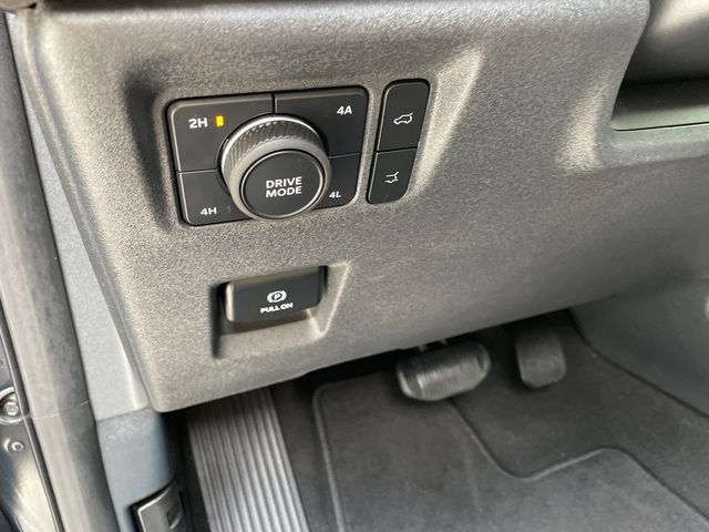 Used 2025 Ford Expedition Active AWD/4WD image 30