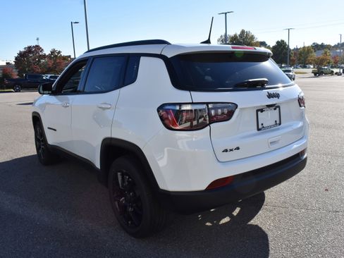 New 2026 Jeep Compass Latitude image 7