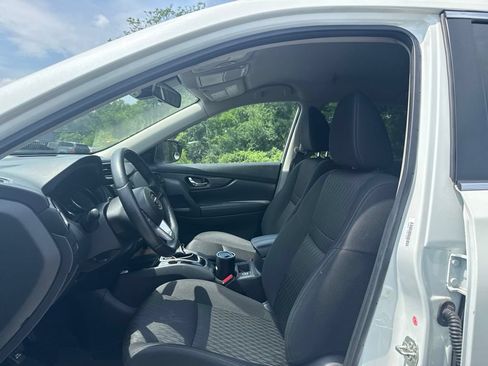 Used 2019 Nissan Rogue SV AWD/4WD image 5