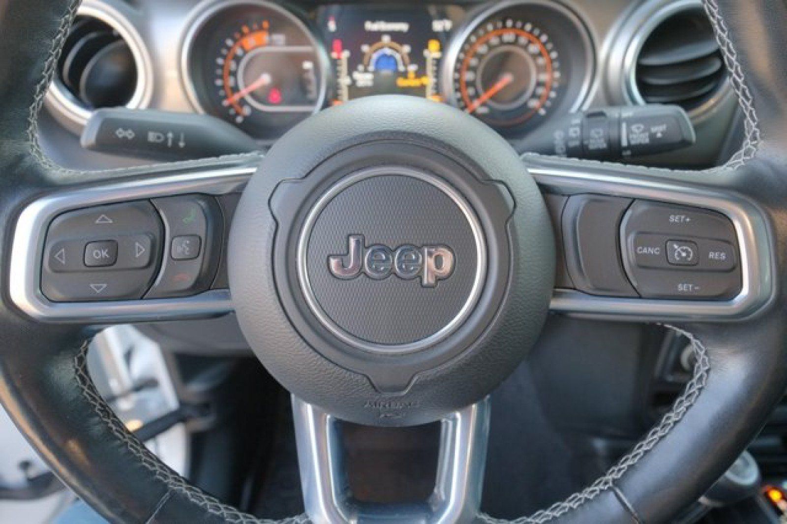 Used 2020 Jeep Wrangler Unlimited Sahara AWD/4WD image 26